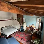 Elegante Alloggio In Casa Storica-Borgo Portello