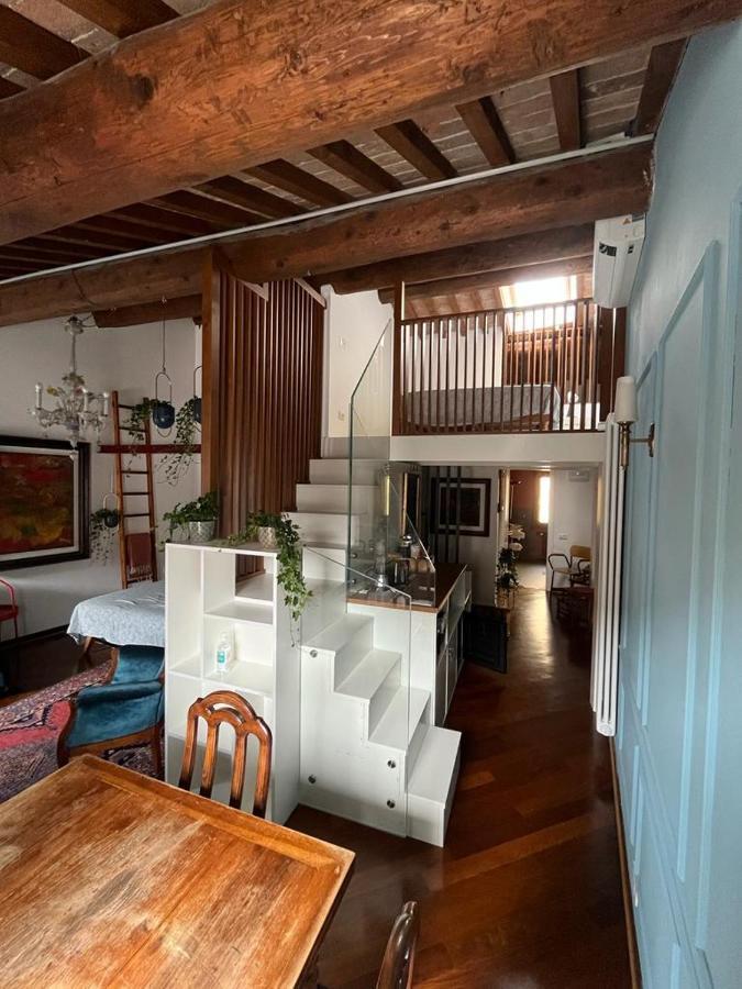 Elegante In Casa Storica-borgo Portello *